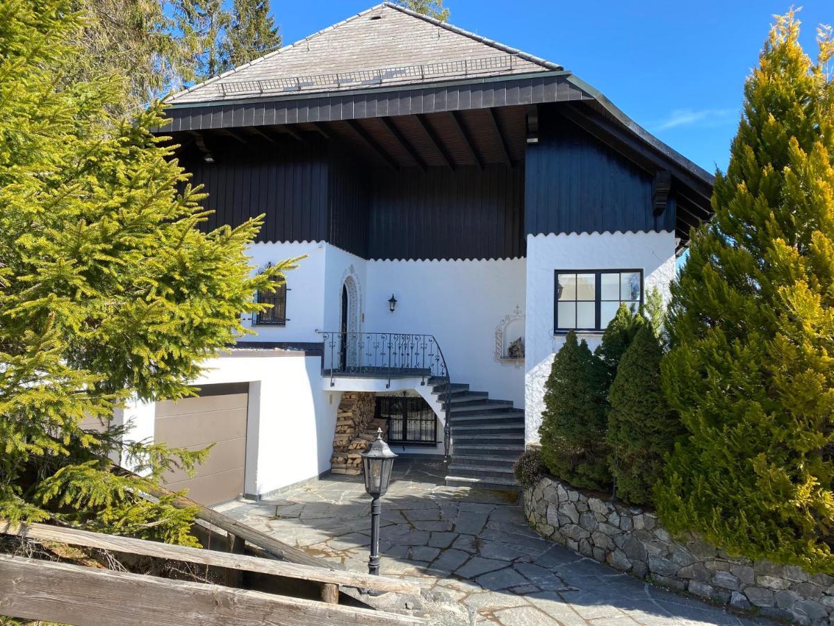 Schwarzwald-villa Mit Indoor-pool Ferienhaus